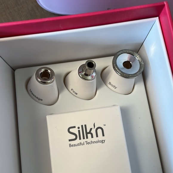 Silk’n Revit Prestige Microdermabrasion - Picture 6 of 16